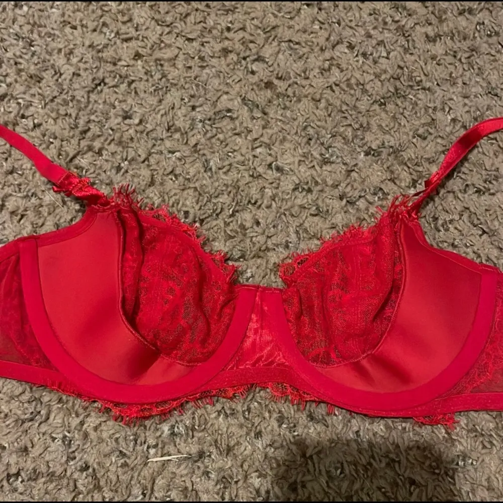 VS dream angel push up bra with no padding, 34C - Image 9