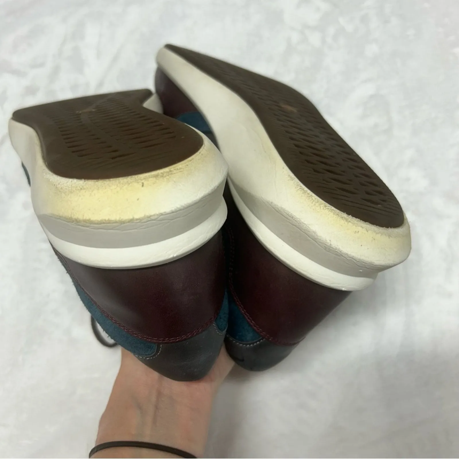 Clarks Sneakers Lace Up Shoe Burgundy Red Navy Blue Un Rio Run Womens Size 10.5 - Image 8