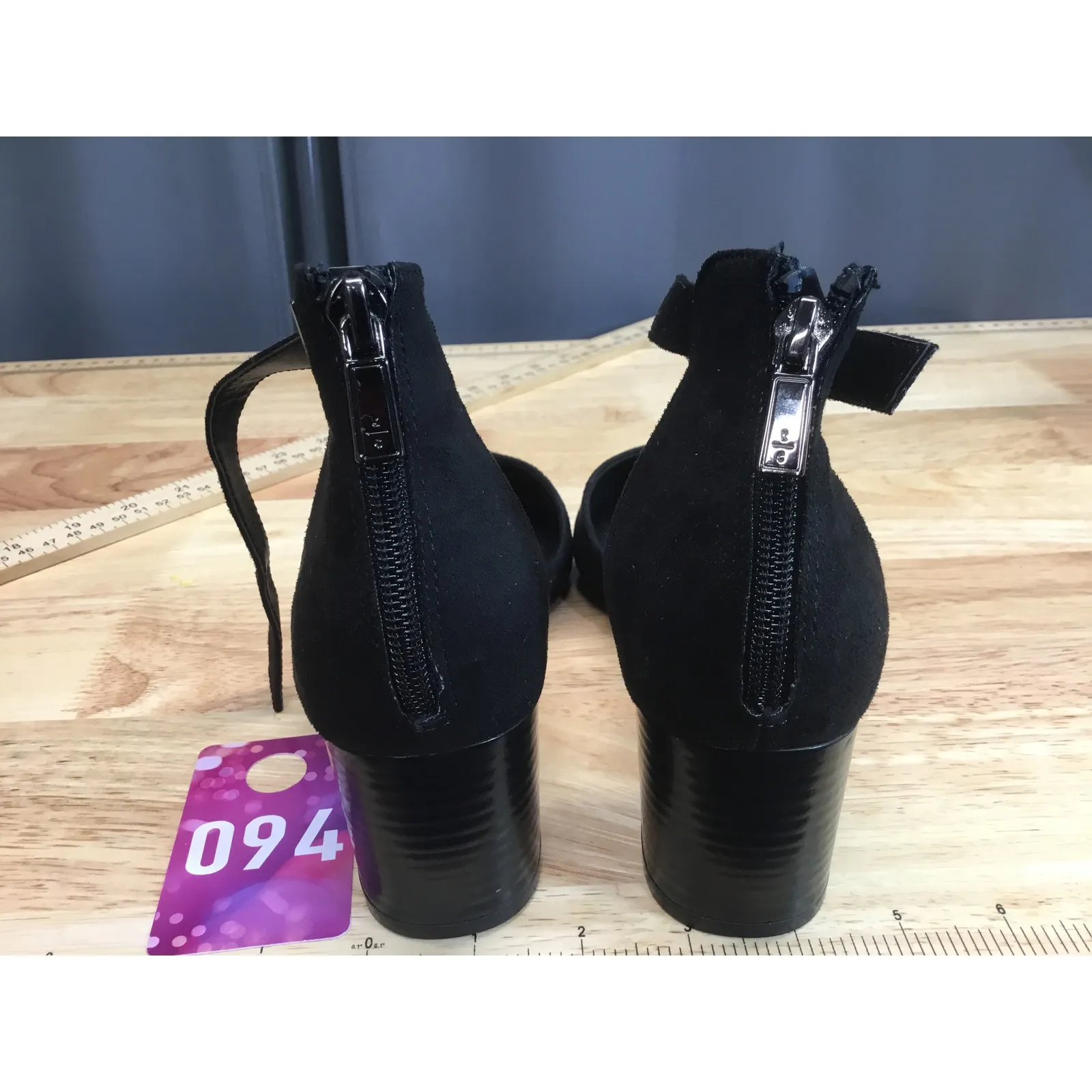 Kenneth Cole Reaction Jennifer Heels Women's 8 Black Suede Ankle Strap Pumps - Image 3