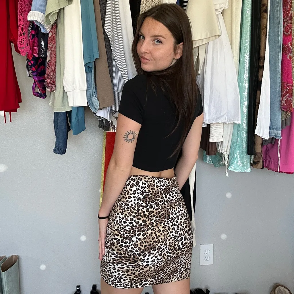 Y2K Wet Seal Leopard Print Mini Skirt — Size Large (NWT) - Image 2
