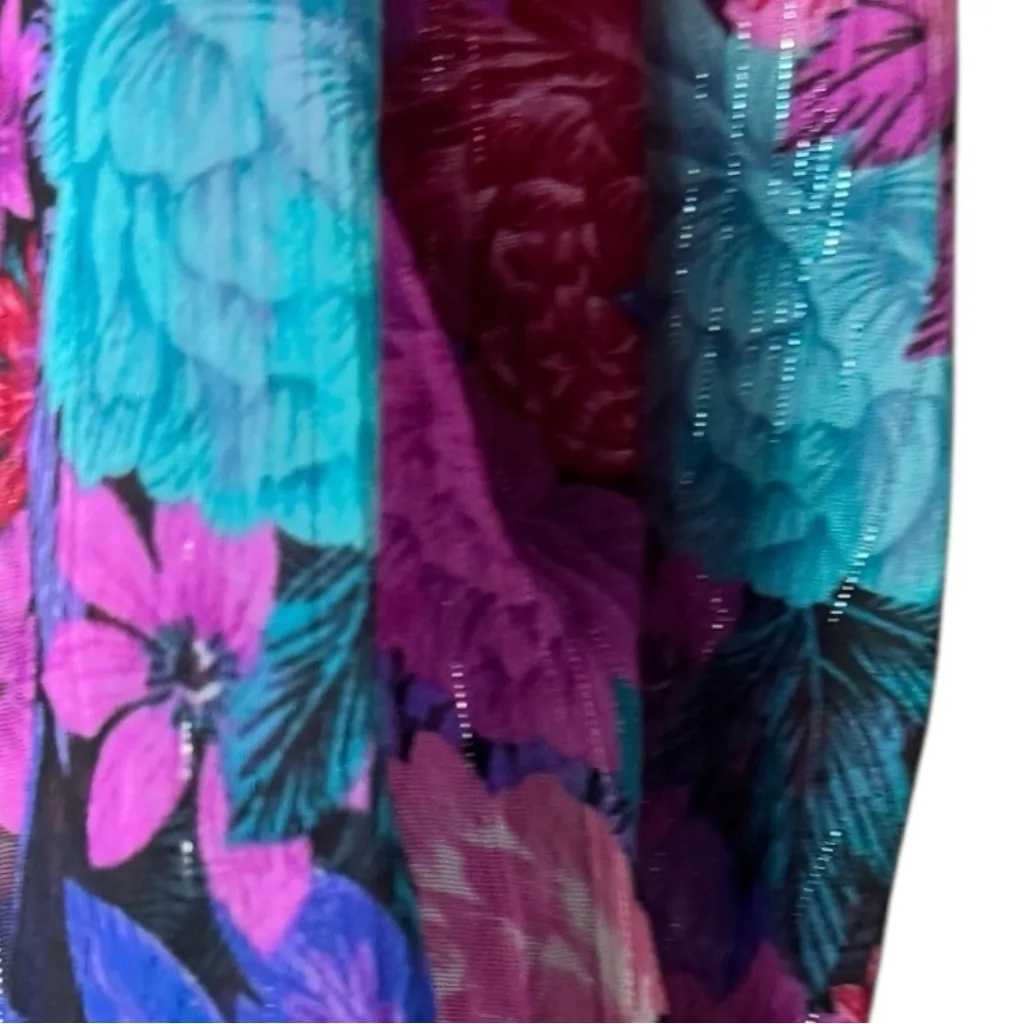 SO Floral Women's Long Sleeve Rusched Front Crop Blouse Sz L NWT - Image 4