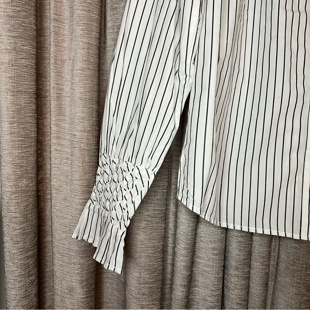 NWT Gap White and Black Striped Collared Button Up Long Sleeve Top Size Small - Image 3