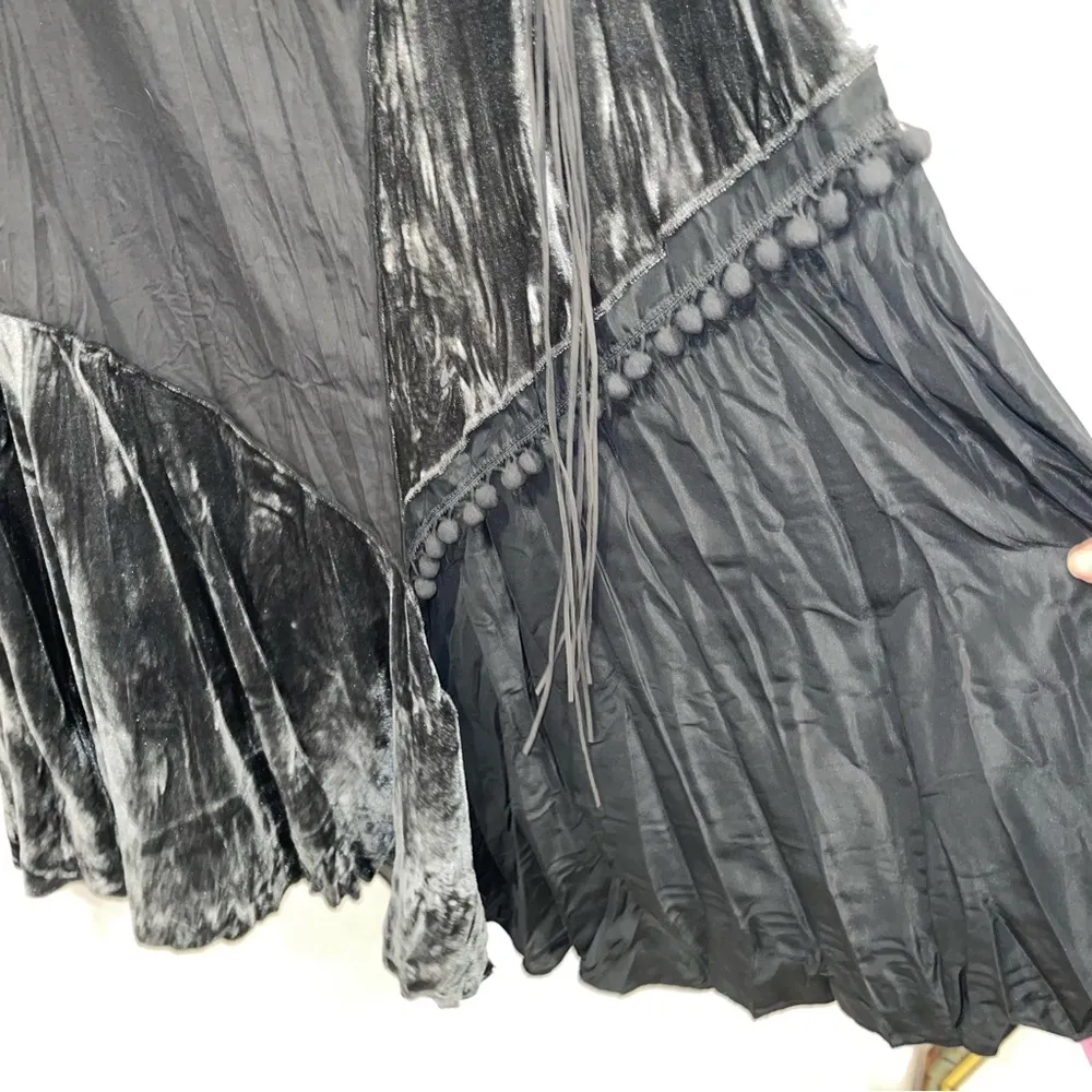 Vintage Stevie Nicks style charcoal corduroy velvet maxi boho fringe belt skirt Gray Size 6 - Image 6