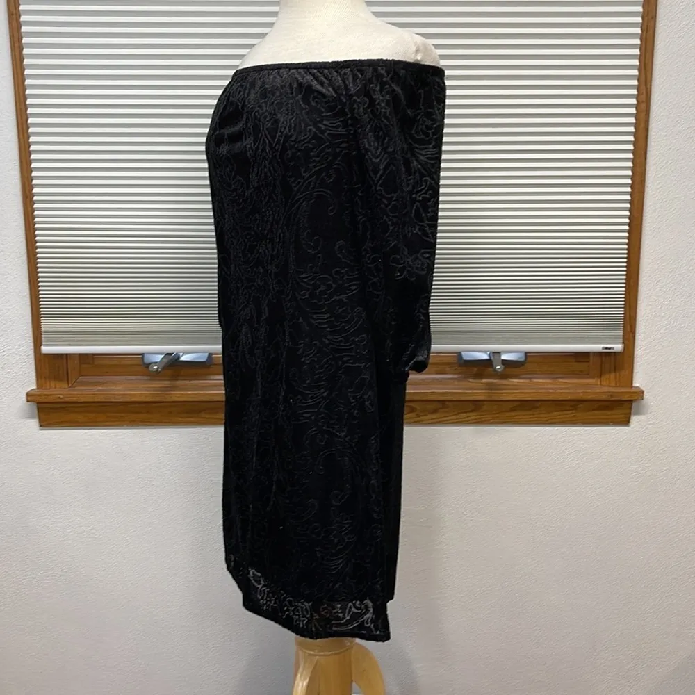 White House Black Market NWT Black Off The Shoulder Velvet Burnout Dress Size XS - Image 7