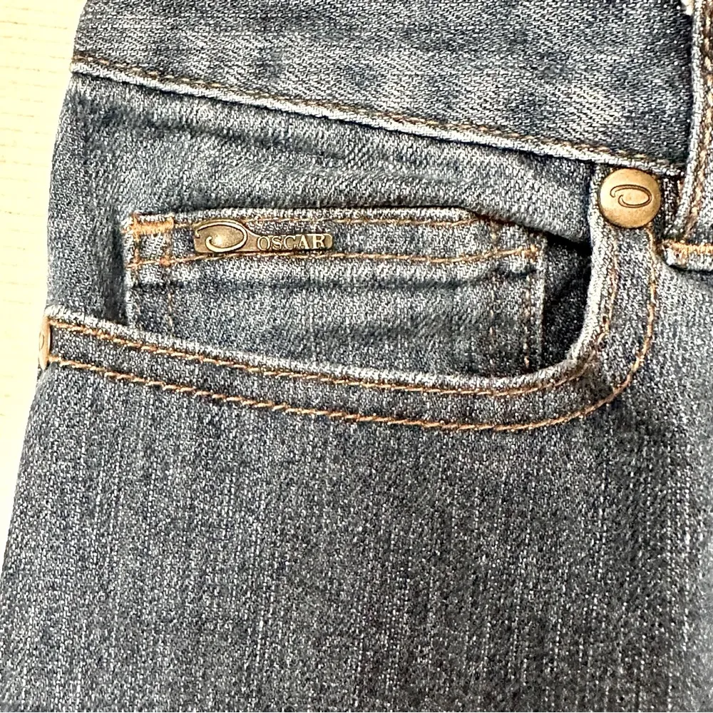 O By Oscar De La Renta Women’s Size 12 Medium Wash Bootcut Denim Jeans - Image 5