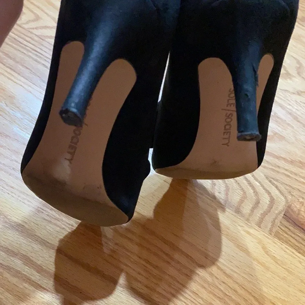 Sole Society Womens Darbia Shoe Heel‎ Size 8 Black Suede Ruffle Pointed Leather - Image 6