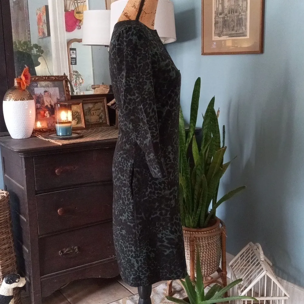 Lark & Ro Black and Green Leopard Print Long Sleeve Midi Dress Size 2 - Image 10