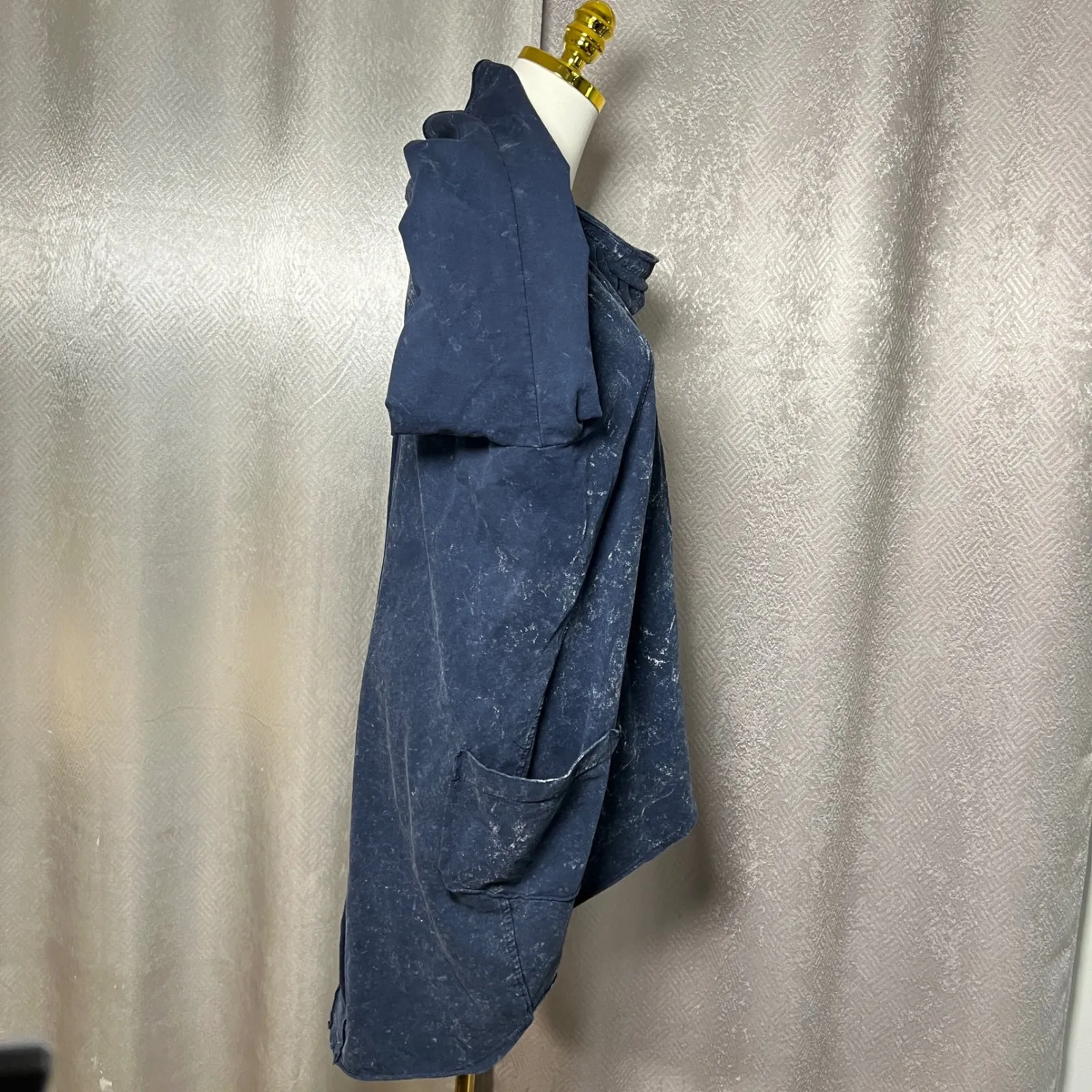 Tina Stephens Made in Italy Cowl Neck Acid Wash Tunic Top Pockets Size L Blue Size L - Image 4