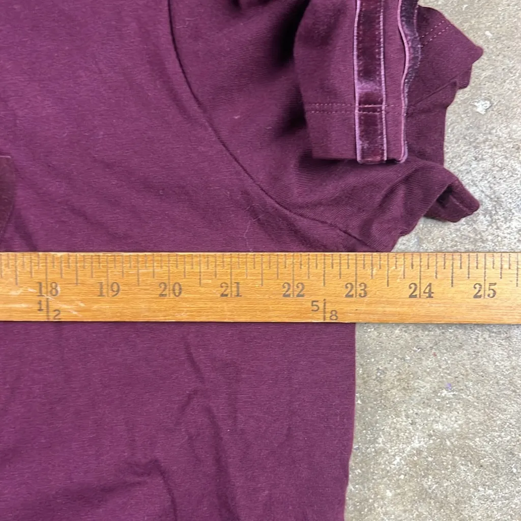 Adidas Maroon Short Sleeve Tee with velvet detail 
Size: XL - Image 6