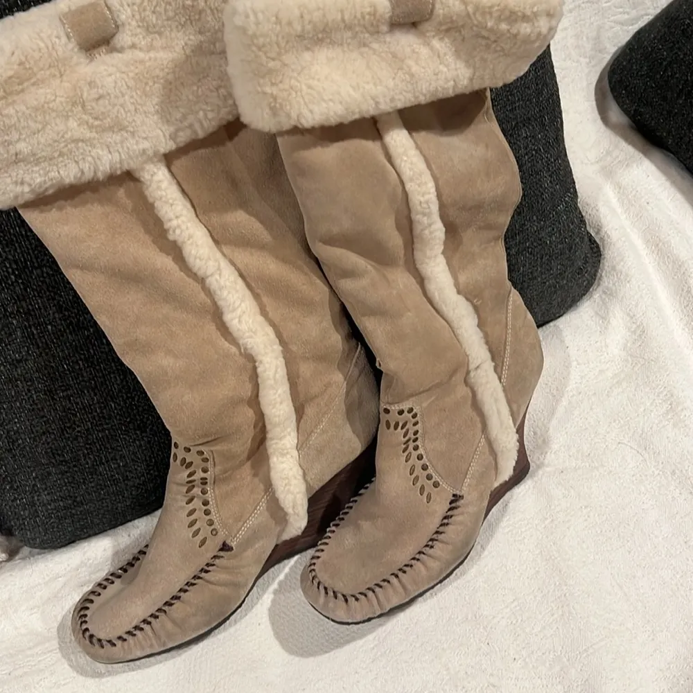 Sam Edelman suede sherpa wedge heel moccasin boots Size 10m - Image 2