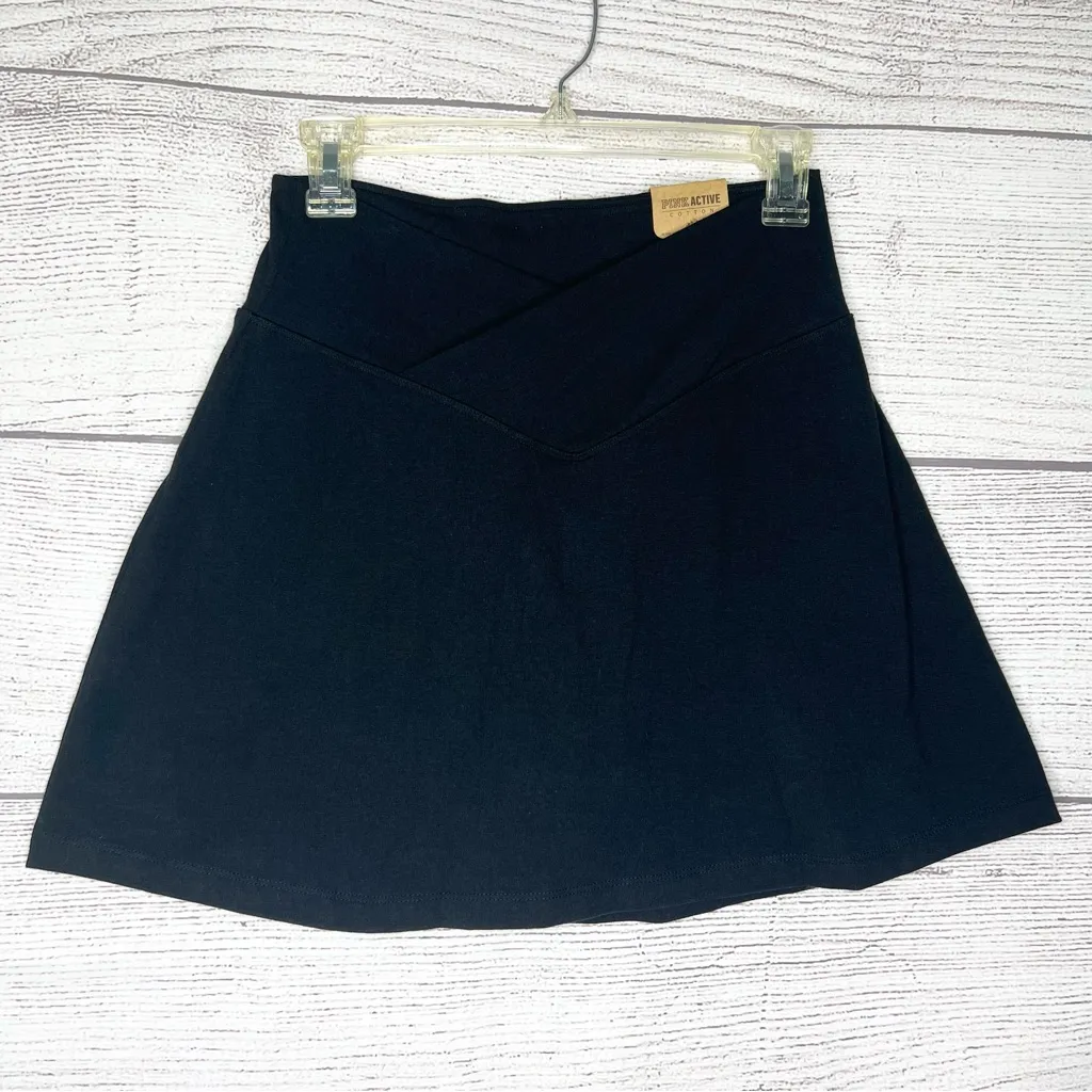 NWT VS PINK Black High Waist V Crossover Skort Size Medium Mini Skirt w/ Shorts - Image 4