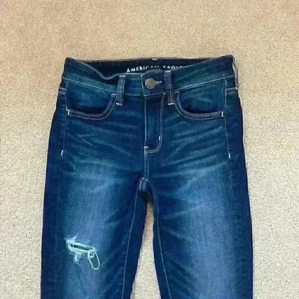American eagle ripped jeggings in size 2 - Image 2