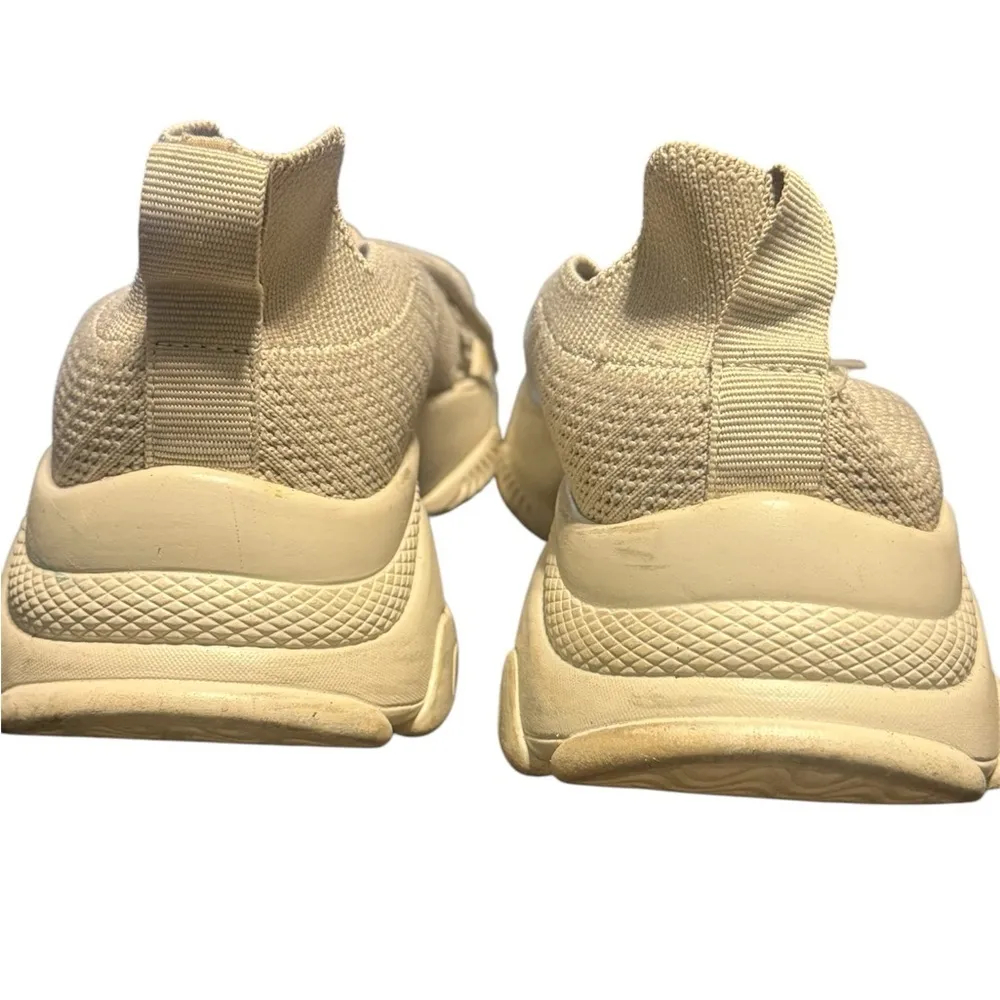 Women’s size 7M Beige Knit Sneakers - Image 4