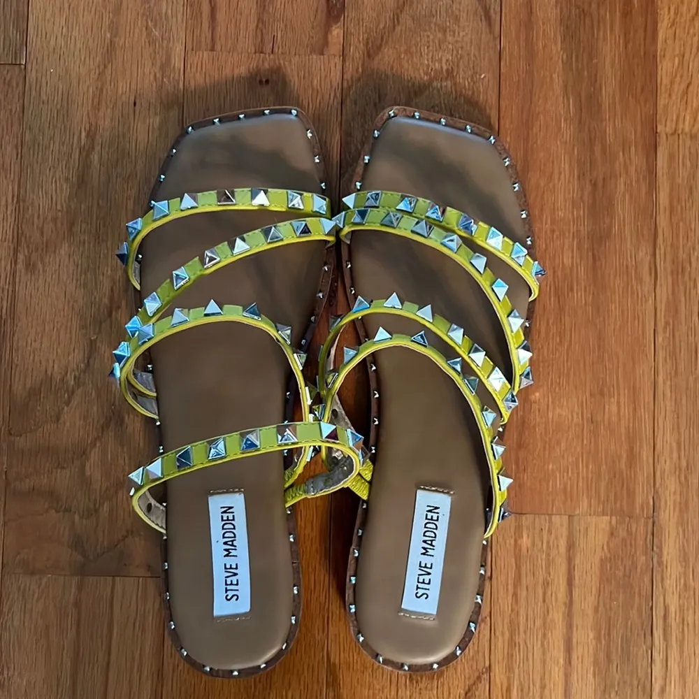 Steve Madden Skylar Citron Studded Strappy Sandals Women’s Size 8.5 - Image 2