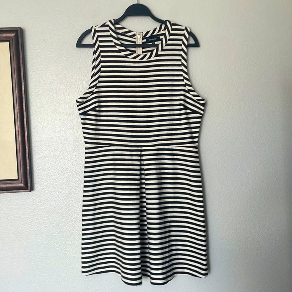 Fit & Flare Black/White Striped Dress Size XL - Image 3