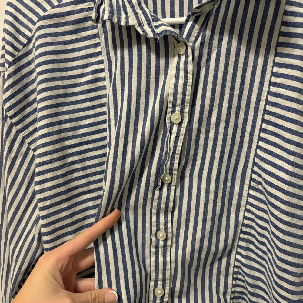 Elizabeth and James Stripe Button Down Shirt - Image 4