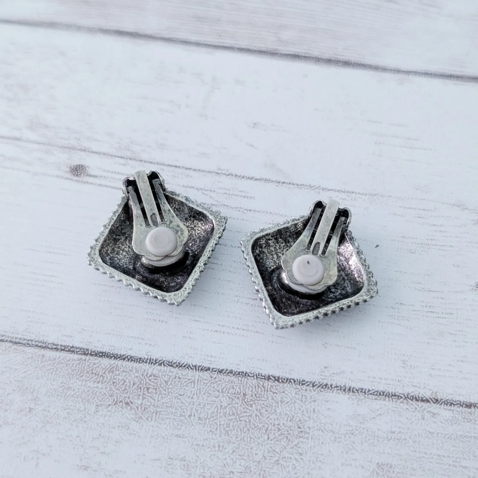 Vintage Clip On Earrings Dark Silver Tone & Dusky Dark Blue - Image 7