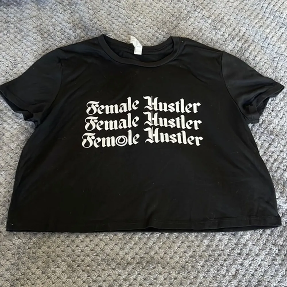 Female Hustler Black CropTop Size Medium EUC #7812 - Image 2