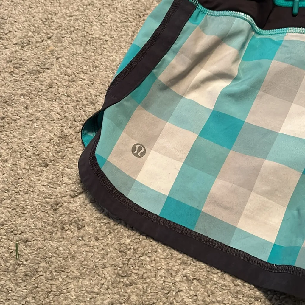 Lululemon Speed Short‎ Lagoon Checkmate Plaid Size 4 - Image 3