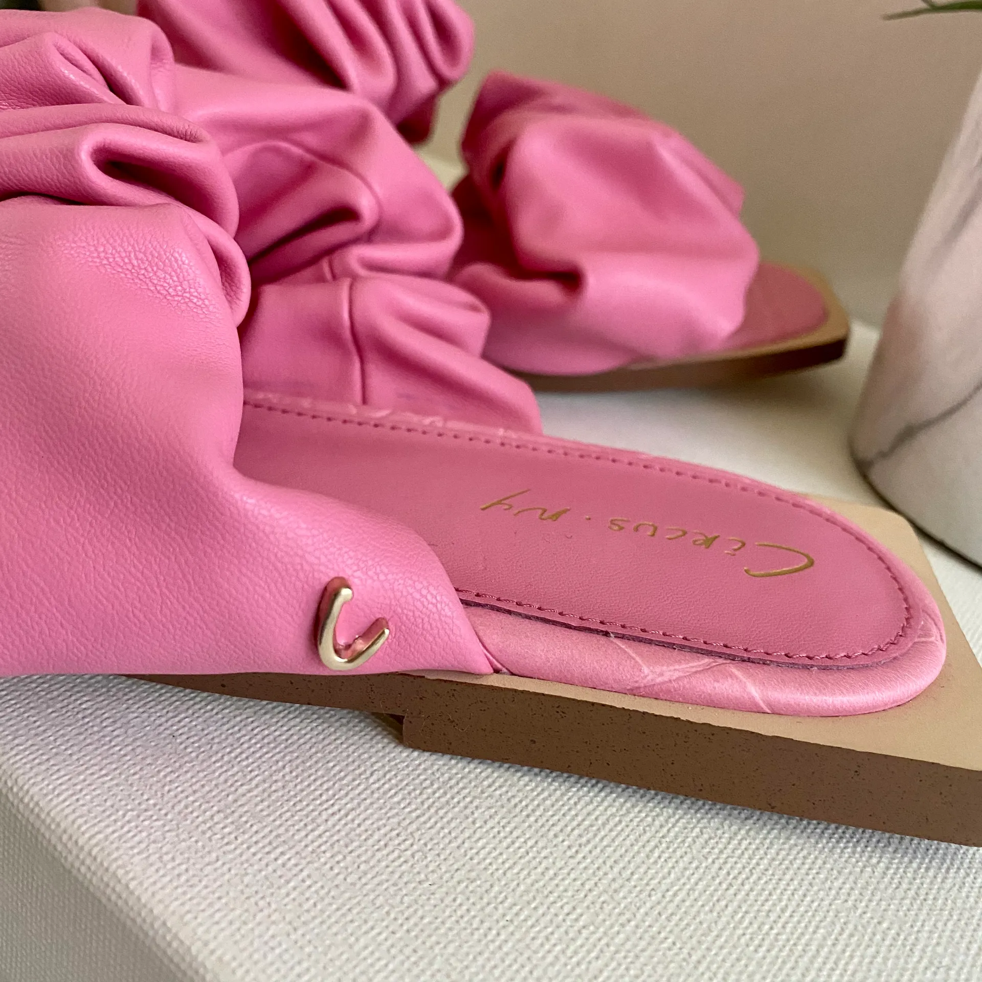 NEW Sam Edelman Iggy Slides - Image 11