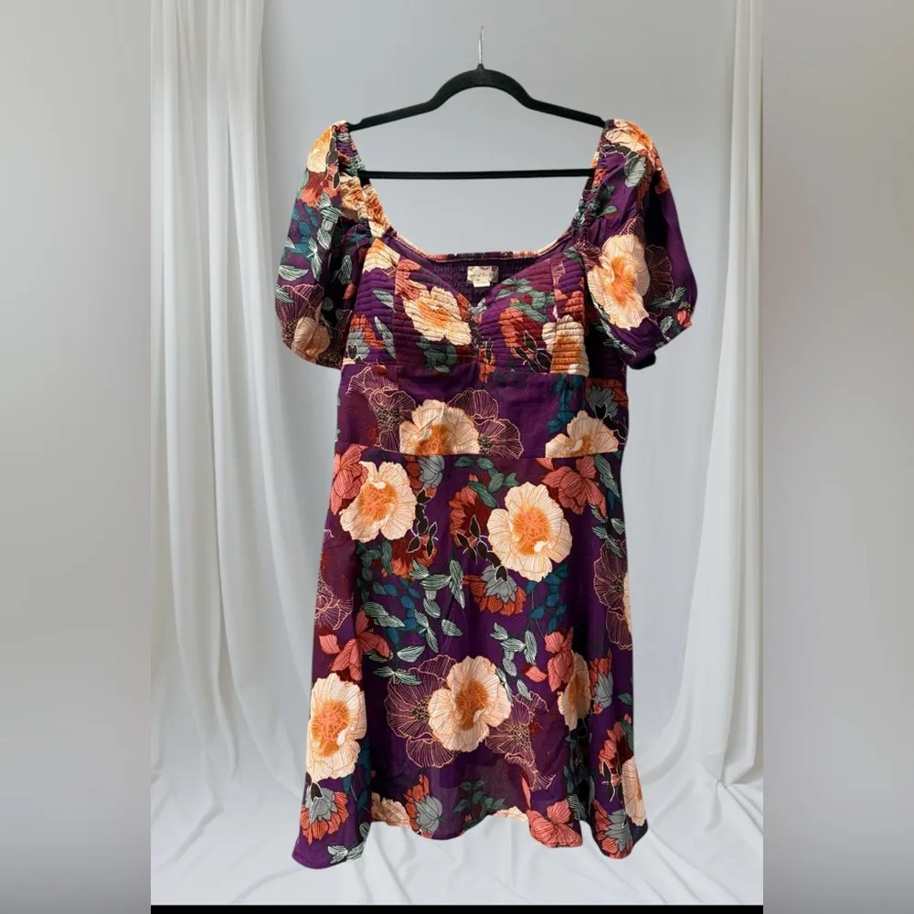 Band of Gypsies NWT Aimee
Purple Floral Puff Sleeve Mini Smocked Boho Large - Image 3