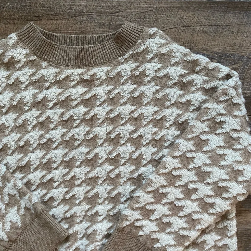 Max Studio Houndstooth Sweater SZ M - Image 2
