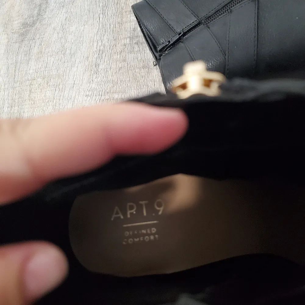 Apt. 9 Black Heeled Booties Size 8 - Image 8