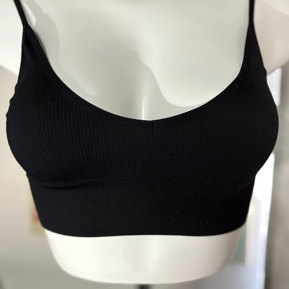 Woman’s seamless ribbed wireless low back low V bralette size XS - Image 16
