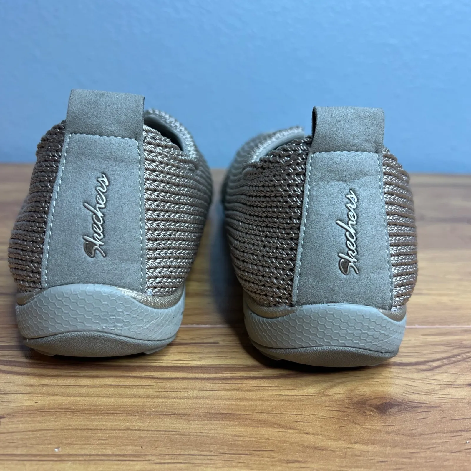 Skechers Breathe Easy Memory Foam Knit Slip On Sneakers Size 9.5 Taupe - Image 9