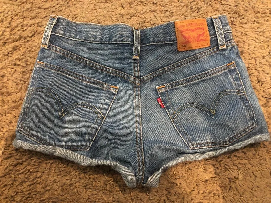 Levi’s 501 Shorts - Image 2