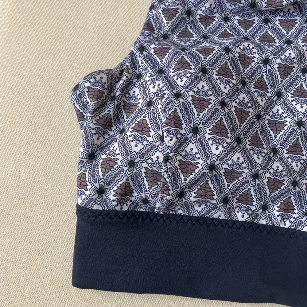 Cropped Built - in Bra Tank - Image 2