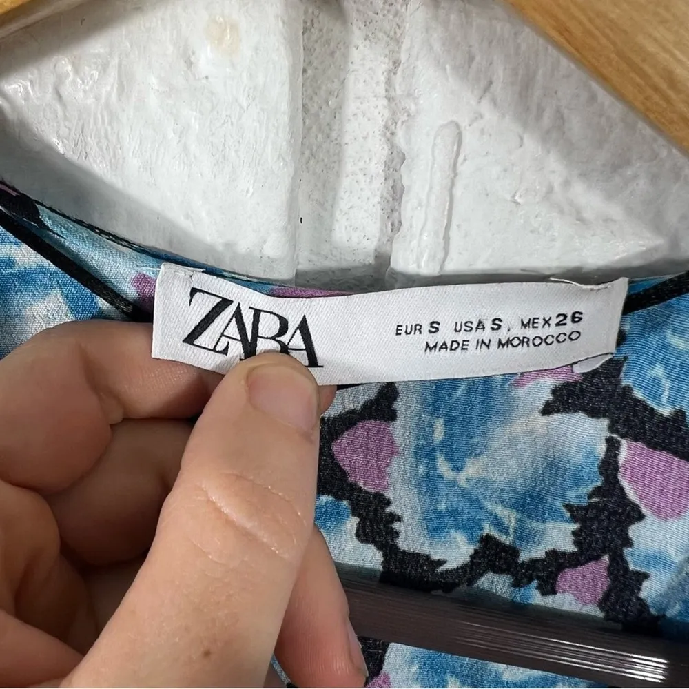 Zara Blue Floral Belted Faux Wrap Dress BLOGGER FAVORITE Size Small - Image 8