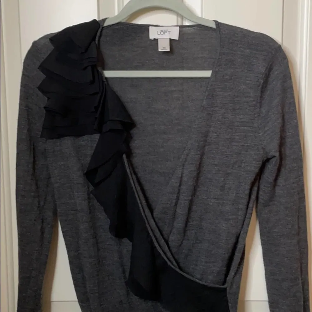Ann Taylor LOFT gray ruffled wool sweater XS - Image 3