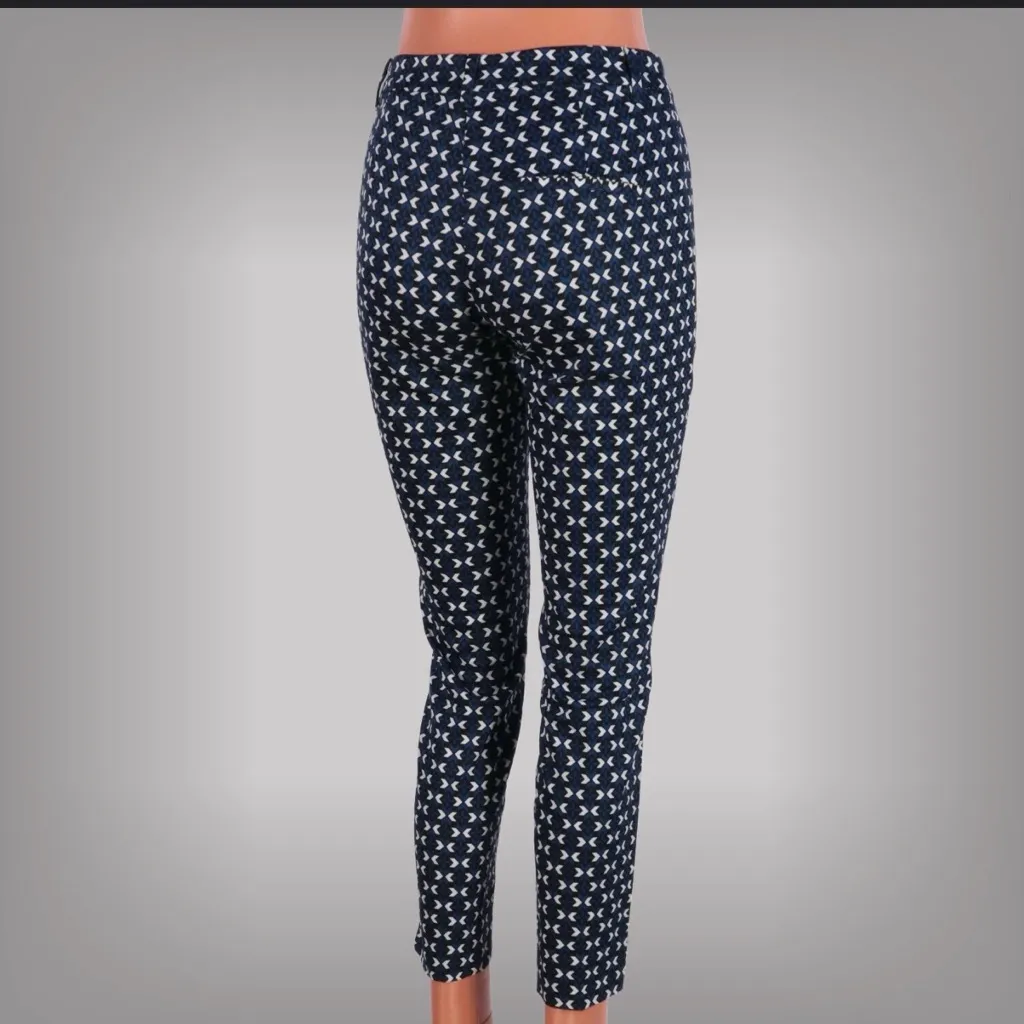 H&M Navy and White Patterned Cropped Pants - Image 2
