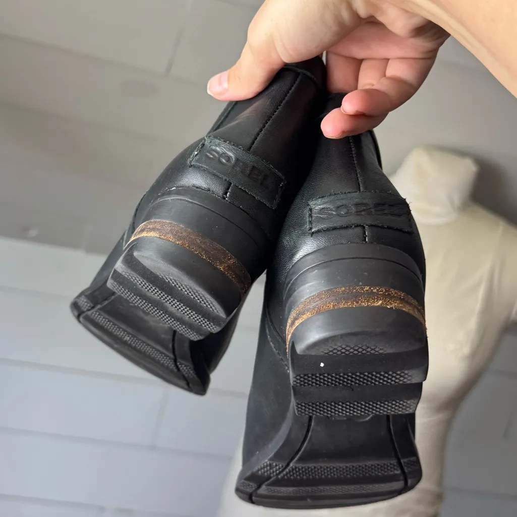 Sorel Lola II Cut Out Booties - Image 3