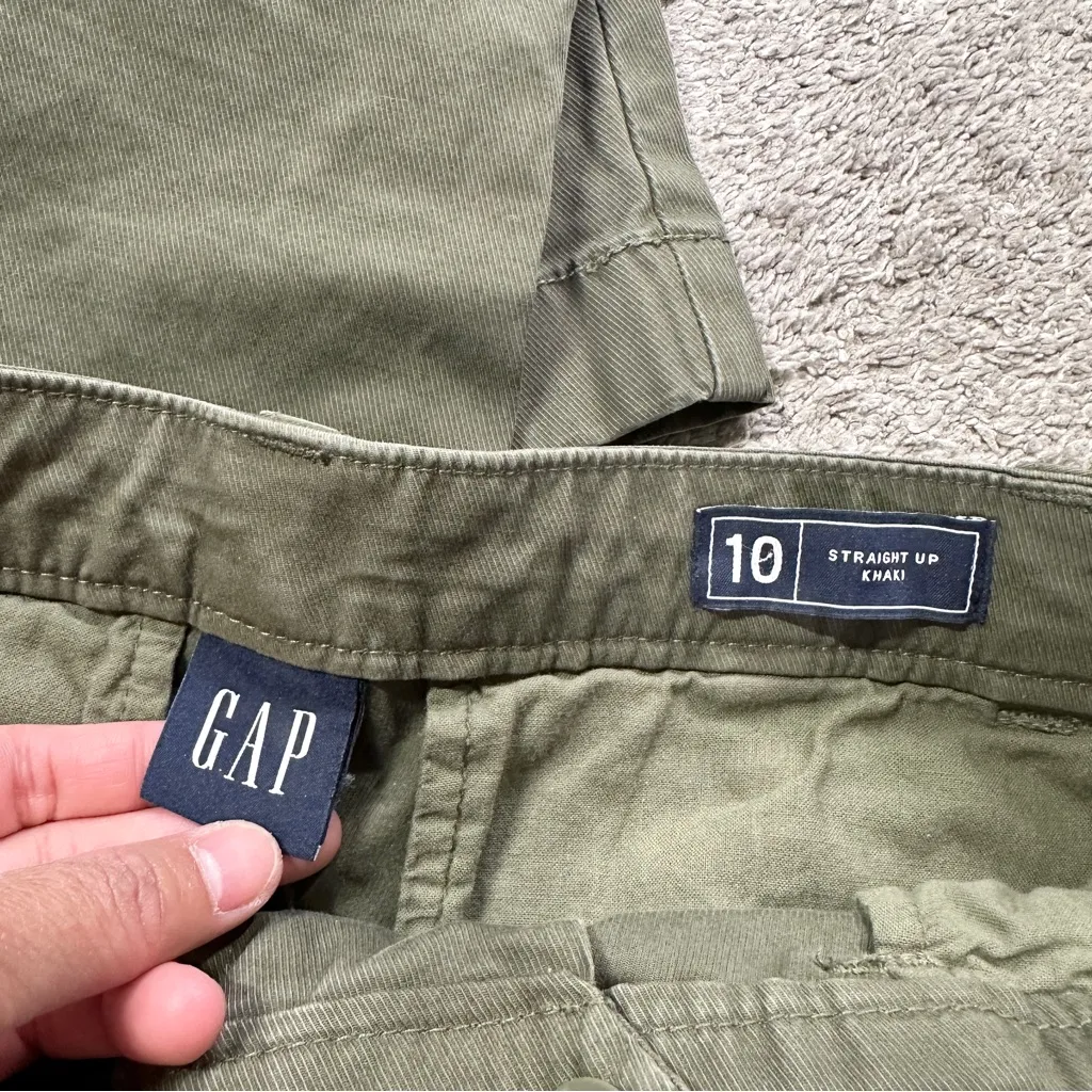 GAP Women’s Everyday Mid Rise Straight Up Khakis Pants in Army Jacket Green 10 - Image 11