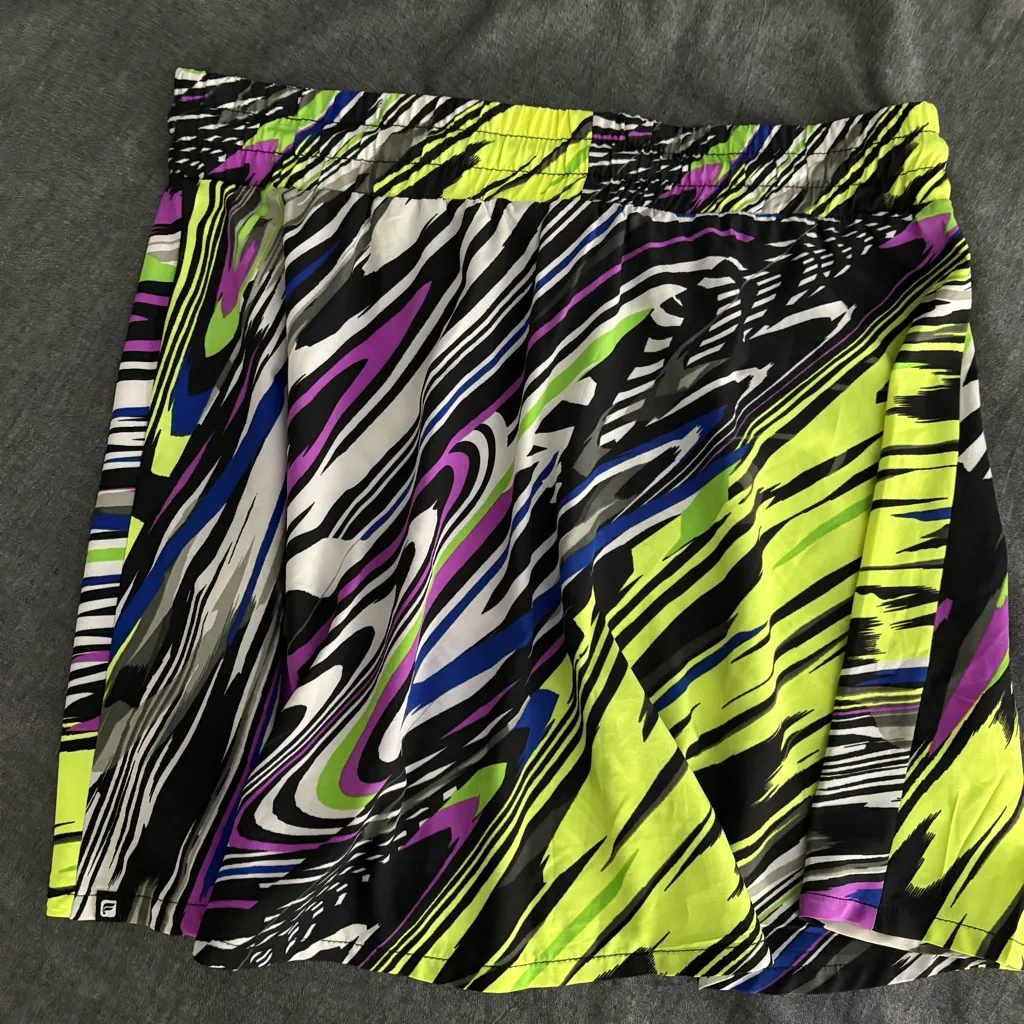 Fabletics Abstract Print Athletic Skirt w/Zipper Pockets Size Medium EUC - Image 2