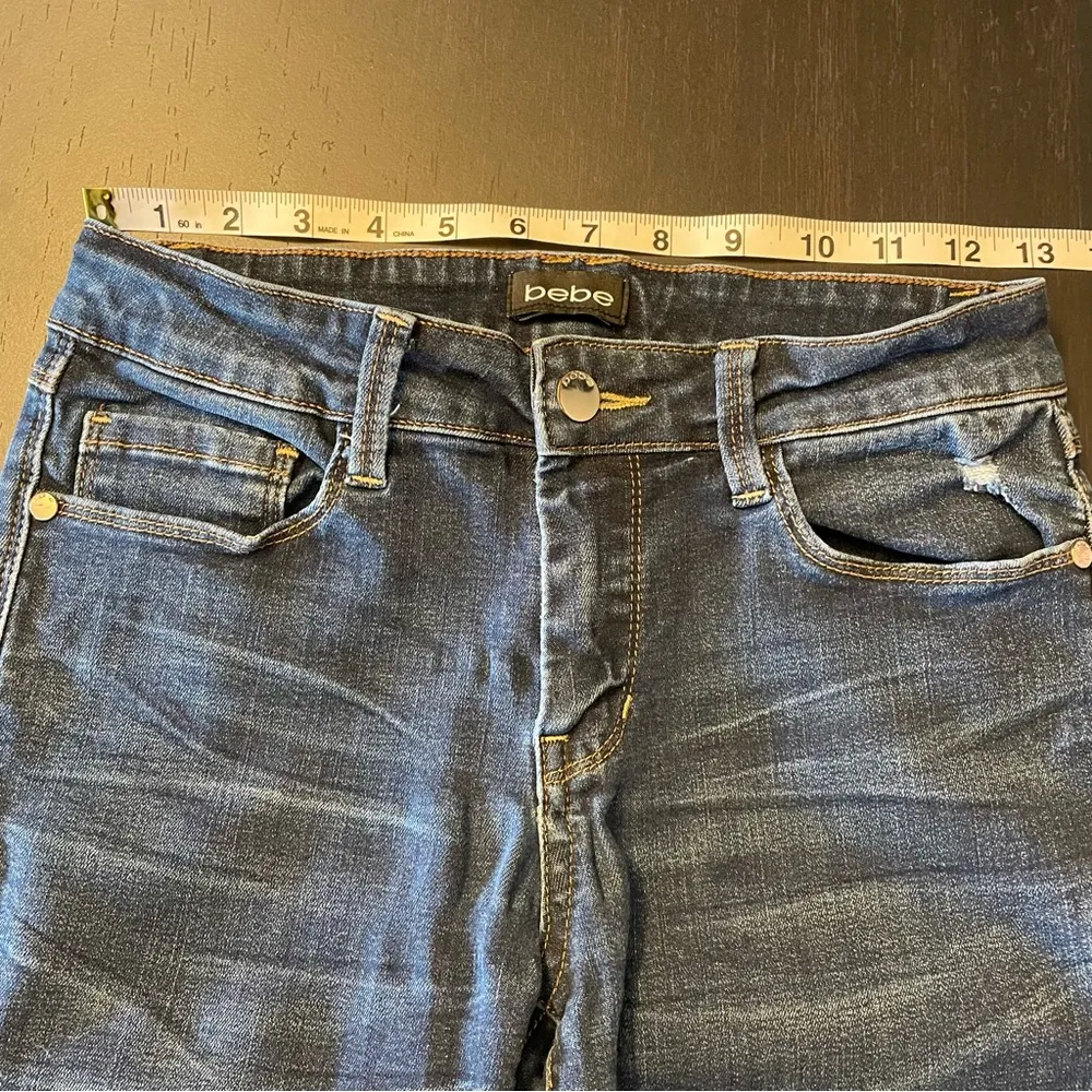 Bebe Deconstructed Ripped Medium Wash Skinny Jeans Women’s Size 27 - Image 7