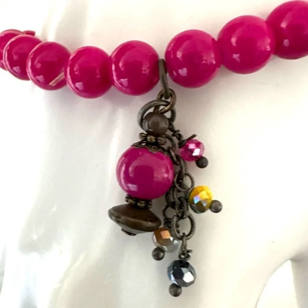 Hot pink beaded stretchy bracelet - Image 3