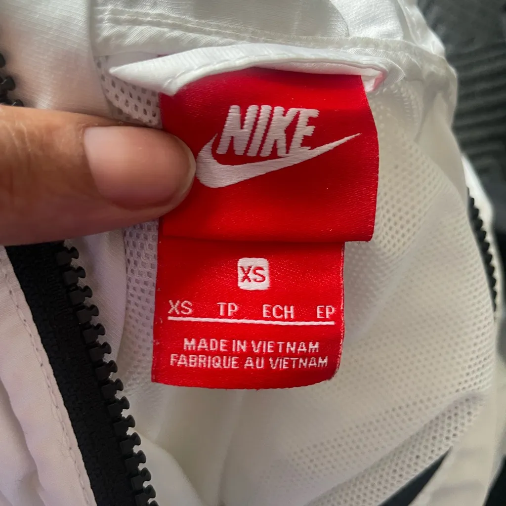 Nike Sportswear Womens S Windrunner Hooded Jacket Black White Vented Windbreaker - Image 2