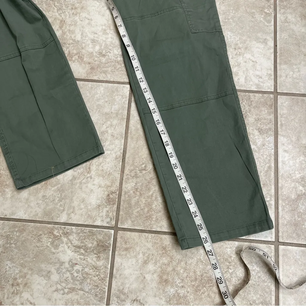 Women's ASOS Green Cargo Pleated Pants,‎ Size 4, NWt STRETCH WAIST military - Image 9