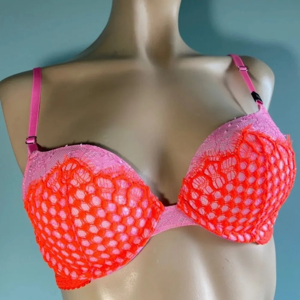 Victoria’s Secret Bombshell Bra Size 32c - Image 3