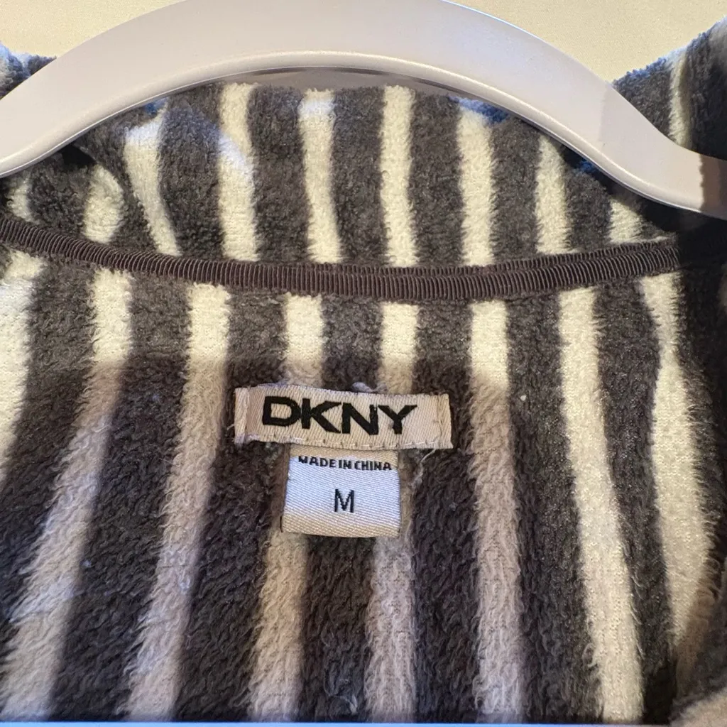 DKNY grey & white stripe pajama set women’s M - Image 4