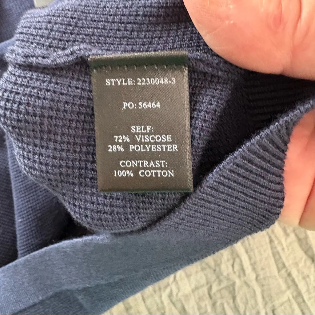 Current Air Navy Thermal Sweater with Balloon Sleeves. Size Small. - Image 3