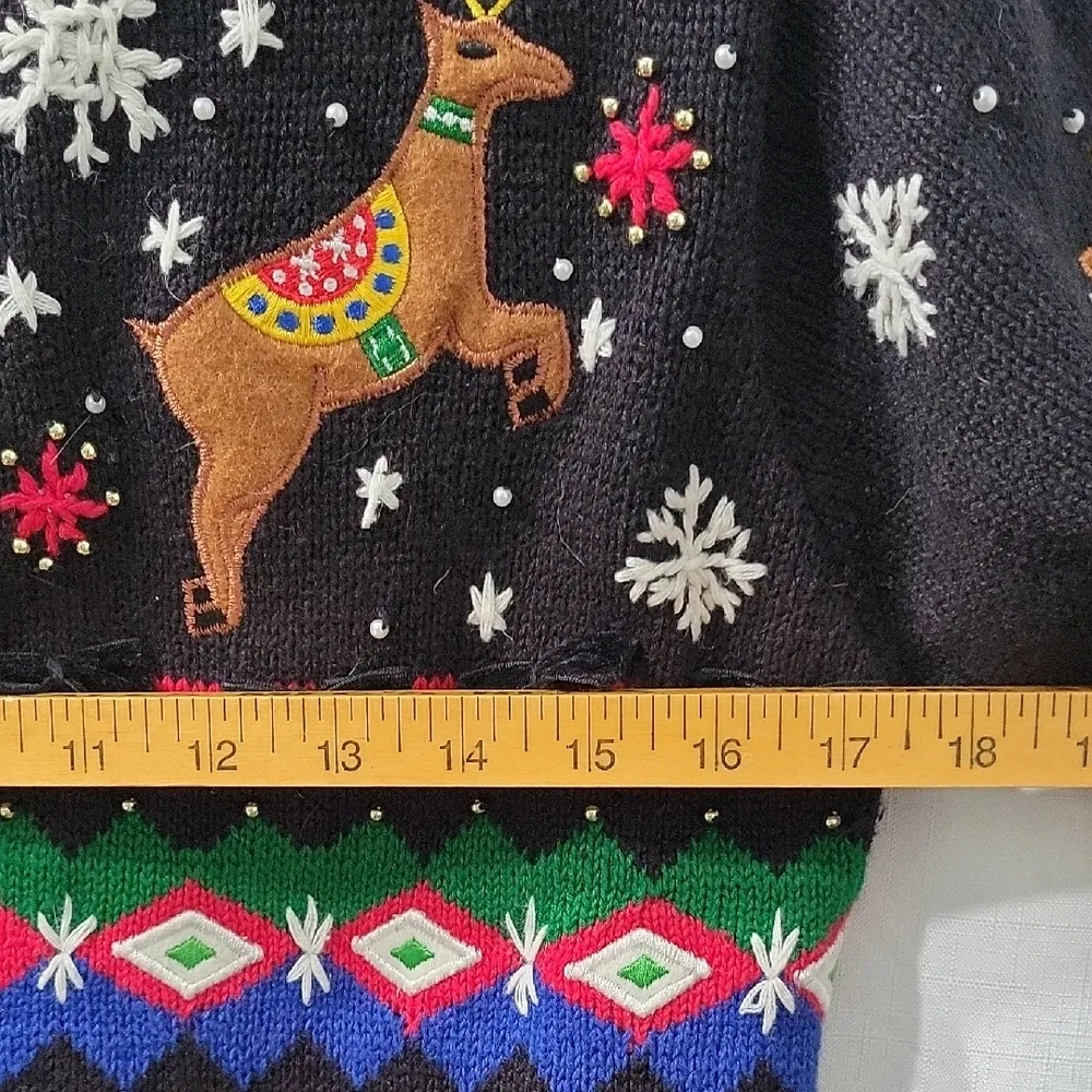 Hampshire Studio Vintage Sweater with Reindeer and Snowflake Design Embroidered Black - Image 7