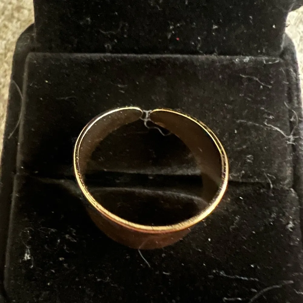 Women’s Gorgeous Golden Adjustable Band Size 7 - Image 2