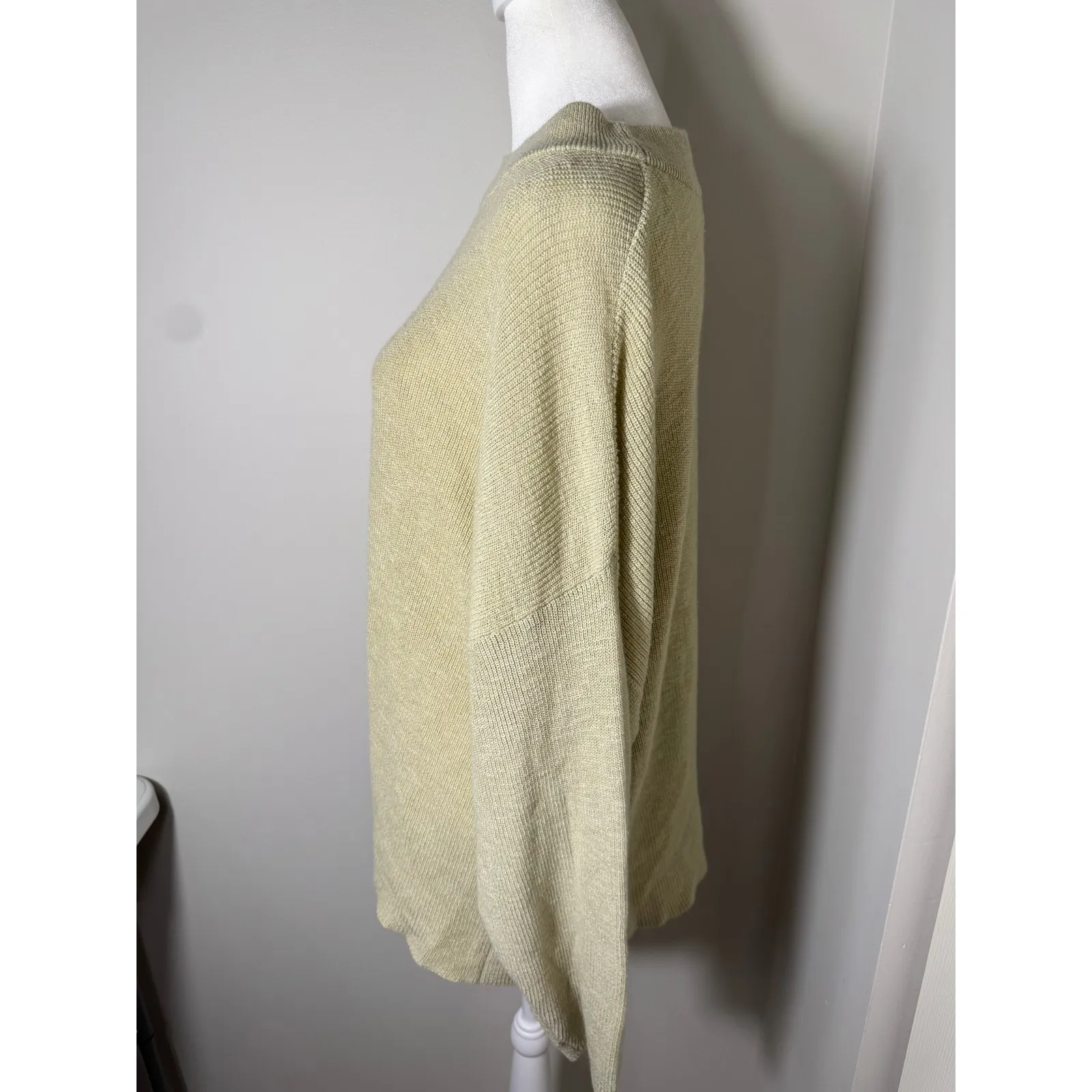 Free People Beach Boho Oversized Sweater Size Small - Image 3