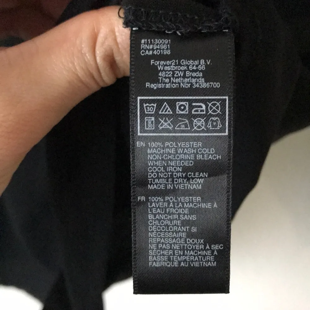 FOREVER 21 black button down shirt S - Image 6