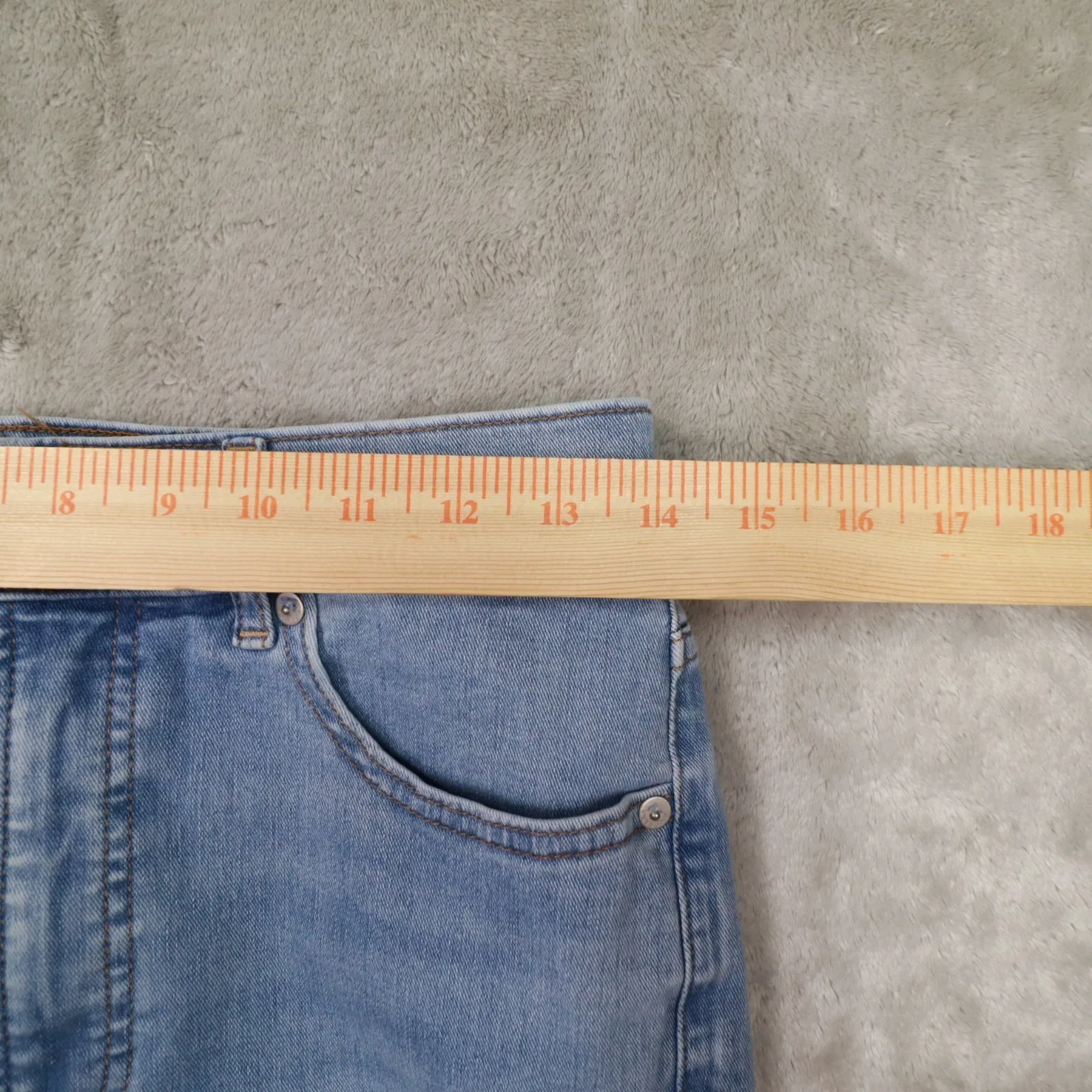 Express High Rise Skinny Jeans Light Wash Gradient Raw Hem Womens size 6 Stretch - Image 4