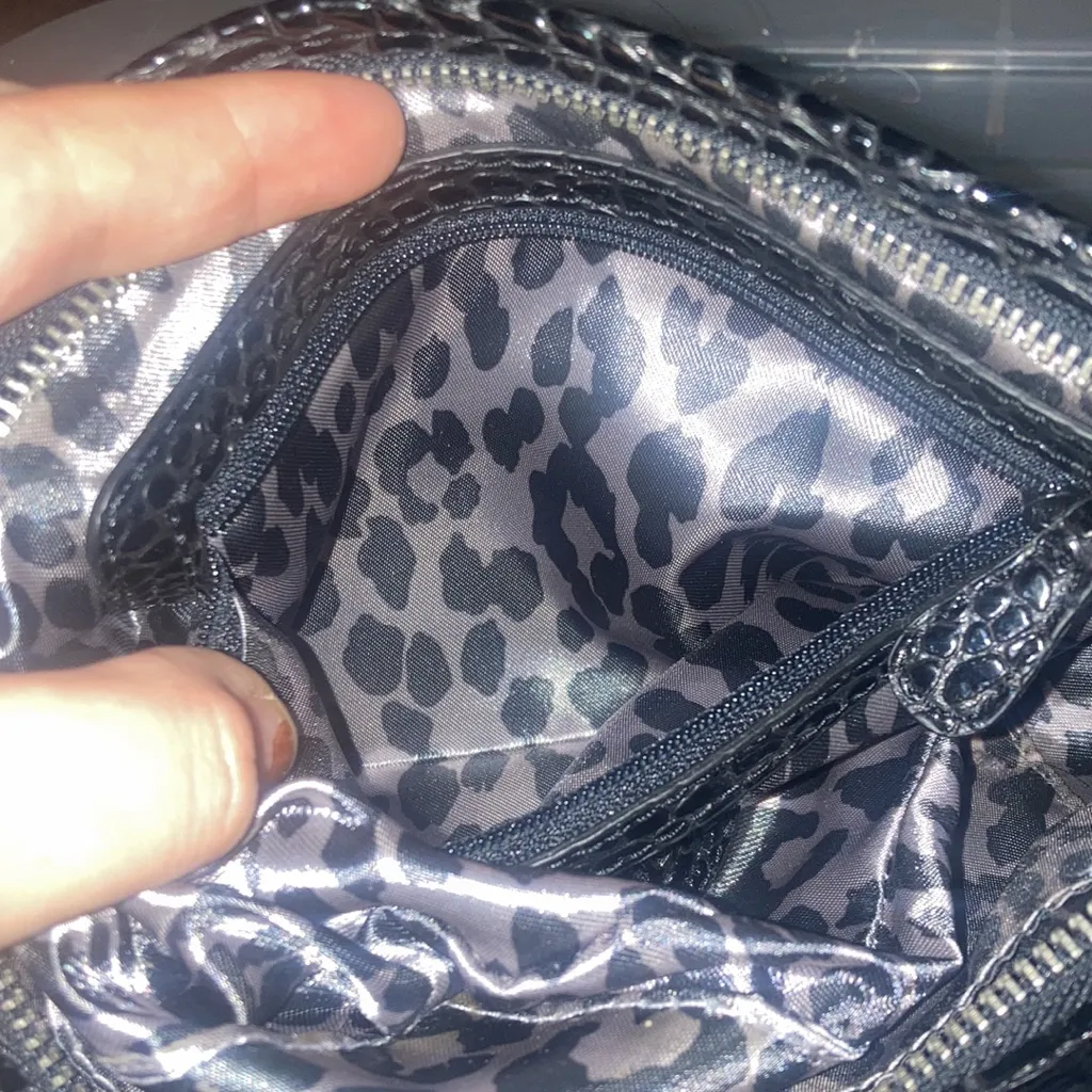 Small Gray and Black Leopard Print Dana Buchman Crossbody Purse - Image 10